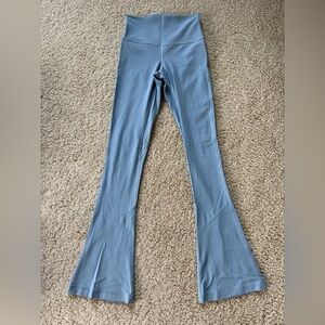 Lululemon Align Mini Flare Leggings 
Size 4
Chambray
Never worn